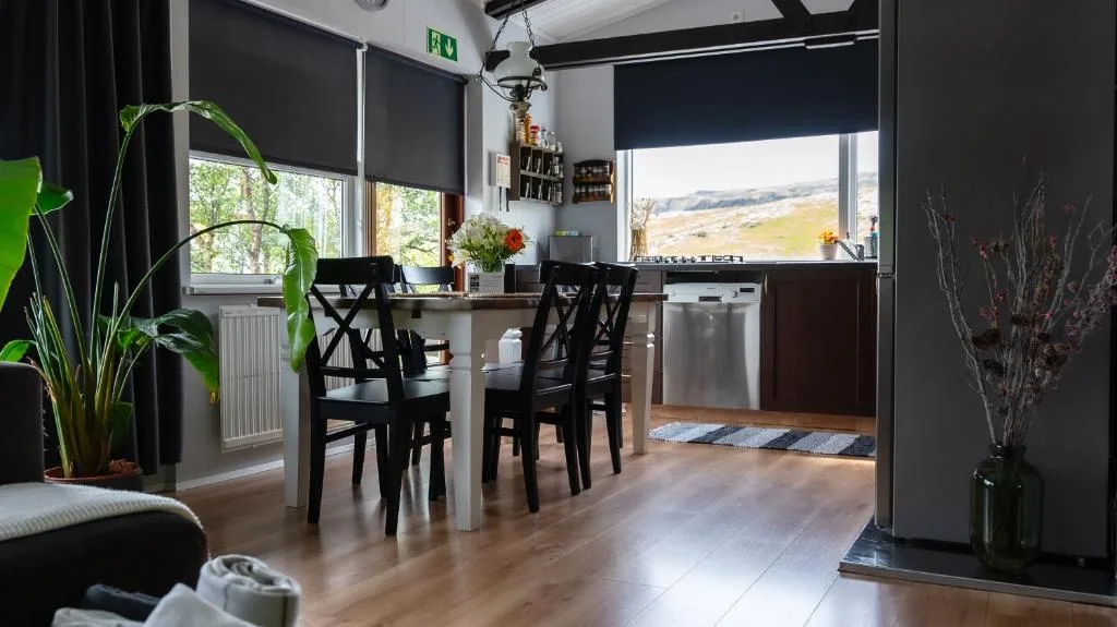 Kamburinn Cottage — 4