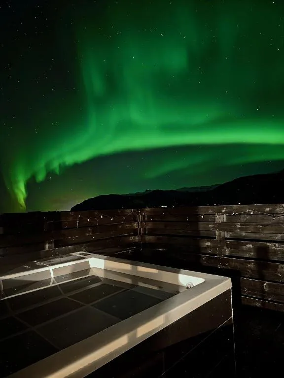 Aurora Cabin and Private Jacuzzi — 3