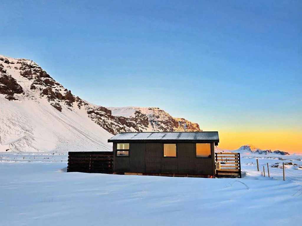 Aurora Cabin and Private Jacuzzi — 4