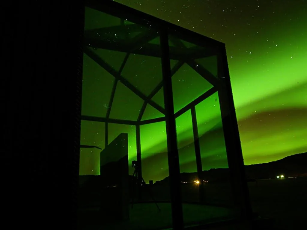 Aurora Glass Cabin I Private Sauna and Jacuzzi — 5