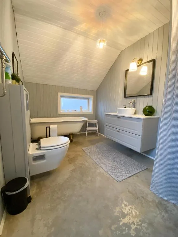 Grund Cabin — 3