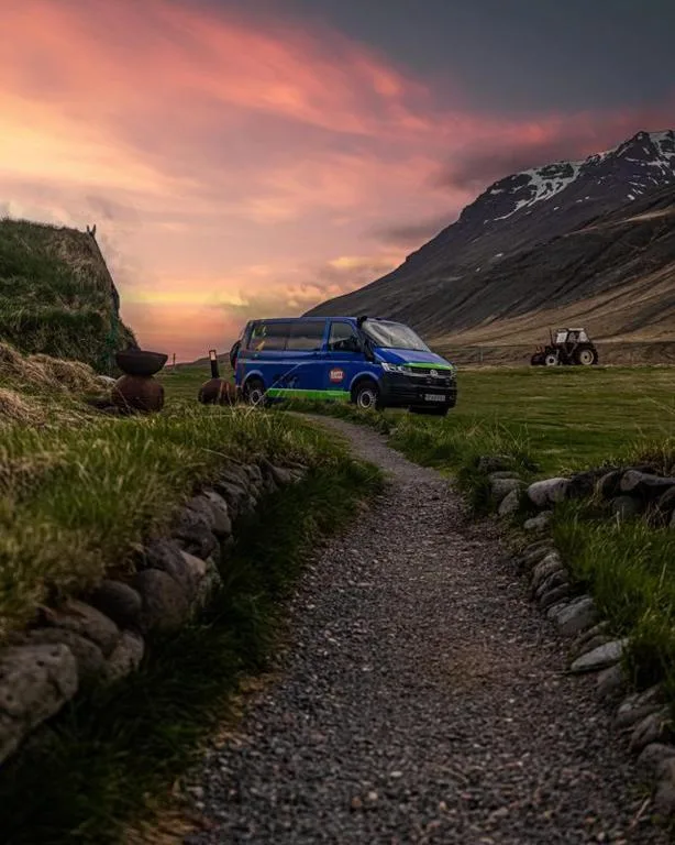 Happy Campers - Camper van rental — 4