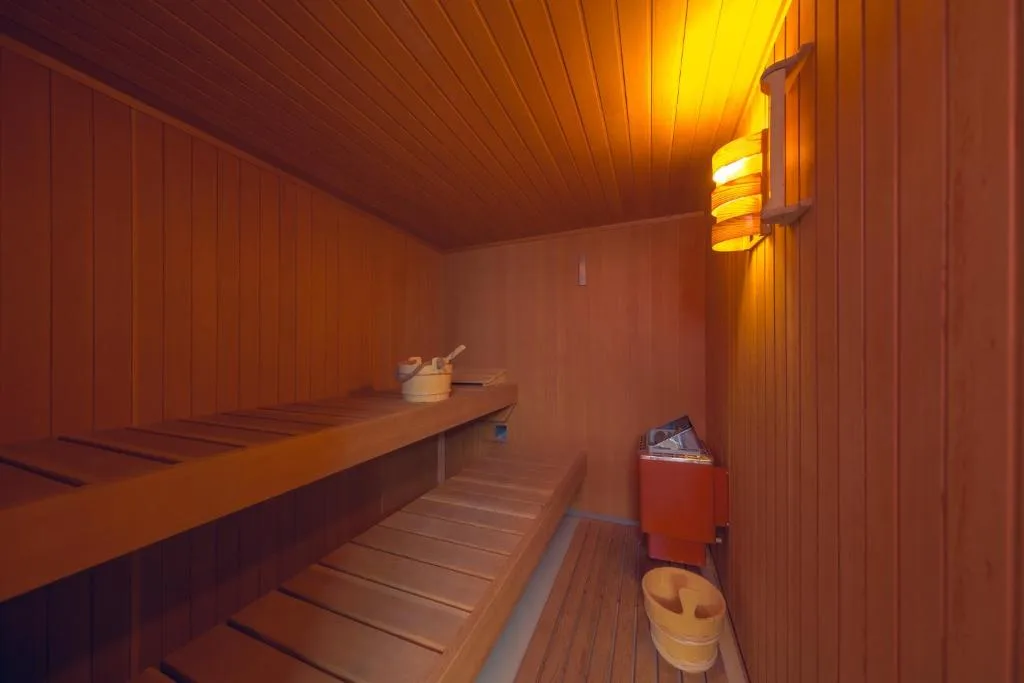Smart Luxury - Private Gym, Hot Tub & Sauna — 5