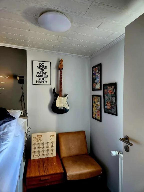 Studio Seven 7 — 2