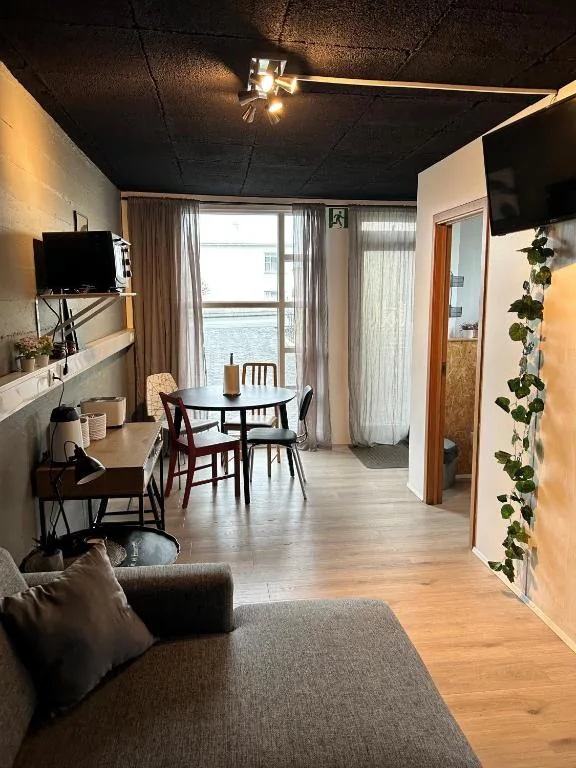 The Little Guesthouse Downtown - Keflavik Airport — 4