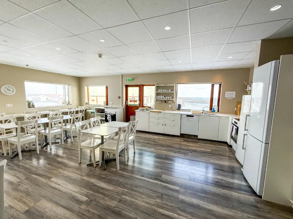 Við Hafið Oceanfront Guesthouse — 4
