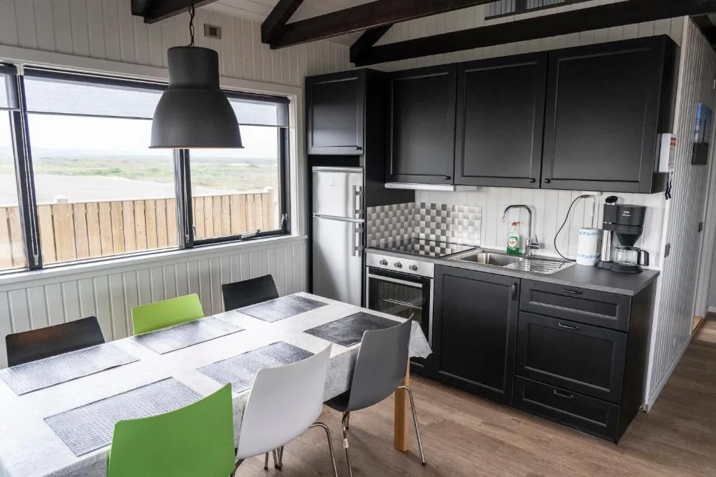 Black Beach Cottage — 4