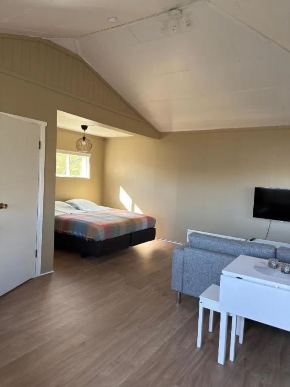 Cozy Studio with Ocean & Mountain Views — 2