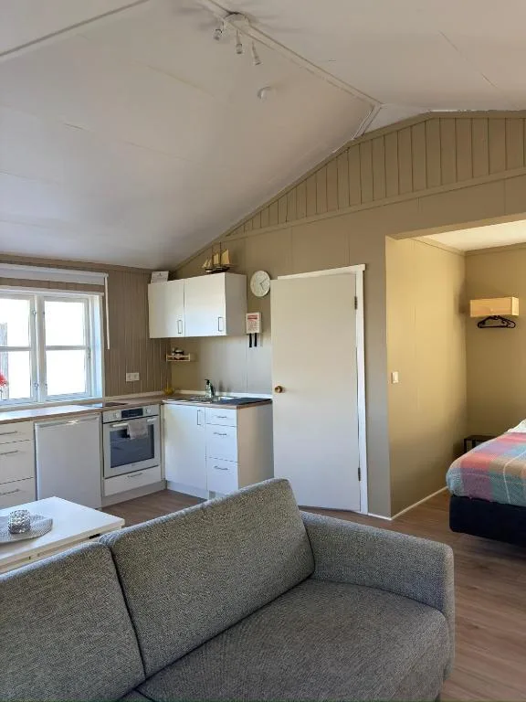 Cozy Studio with Ocean & Mountain Views — 4