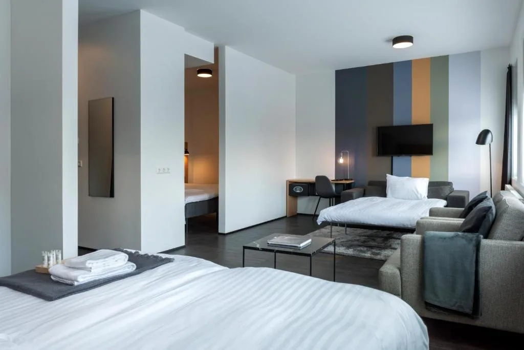 201 Hotel — 4