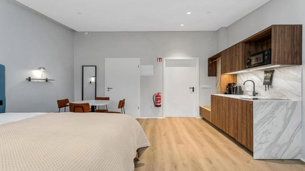 Candlewood Suites Reykjavik by IHG — 3