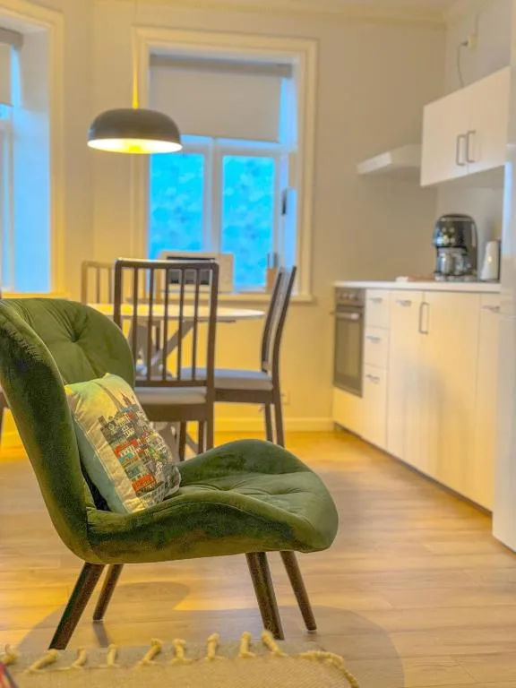 Enjoy Reykjavík Yellow Door Apartment — 4