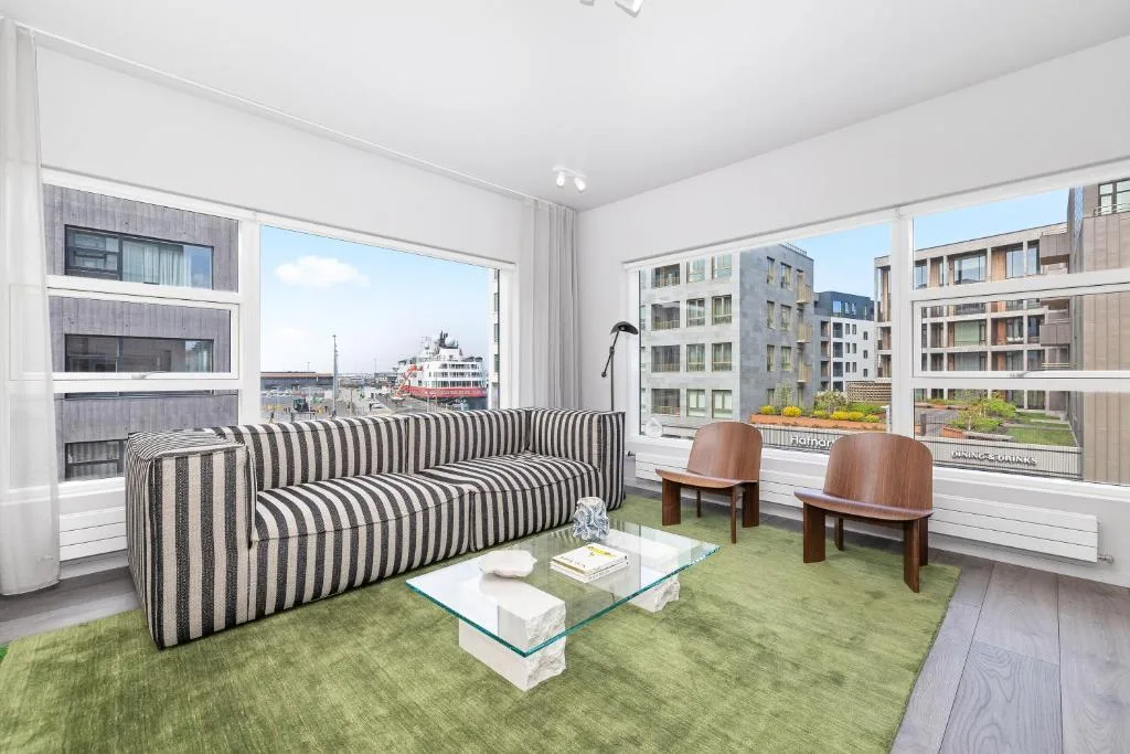 Harbour View 2BR & 2BA City Center with Free Parking — 4