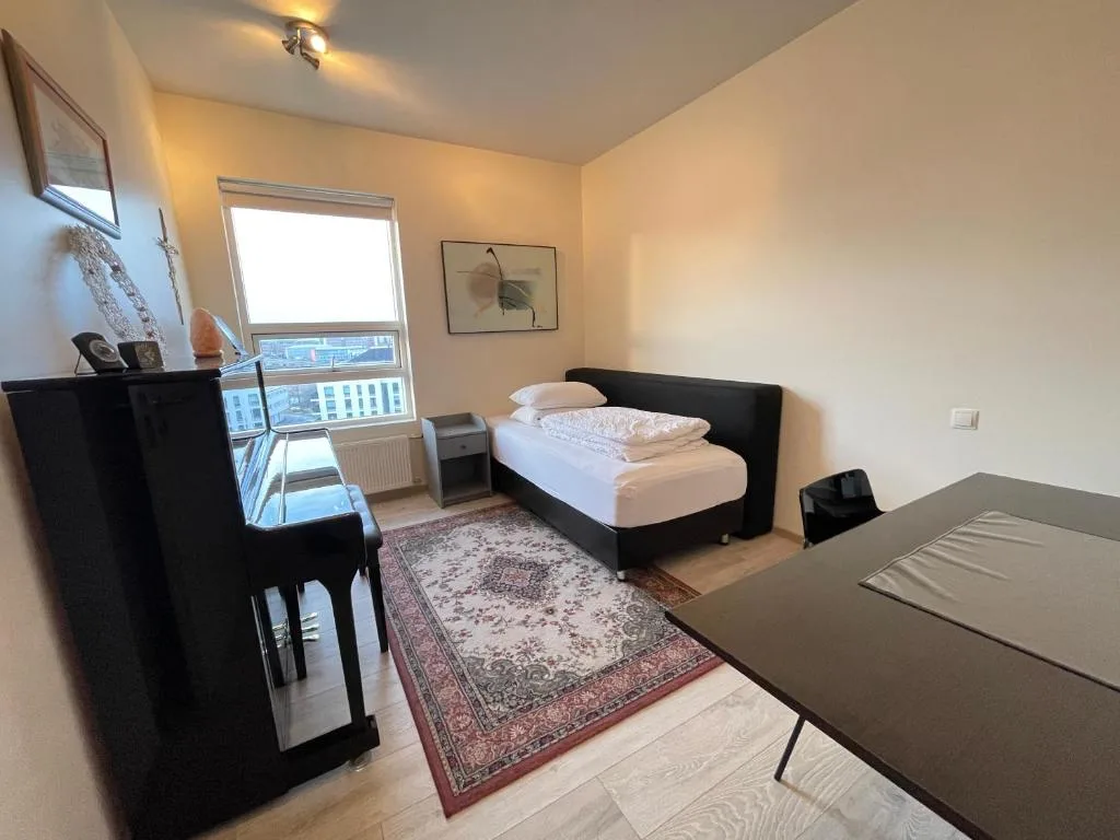Modern and spacious 3 bedroom apartment in Kópavogur — 2