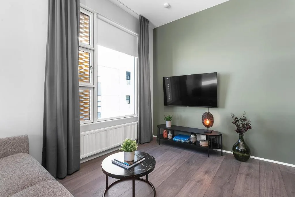 Modern Downtown Apartment - Harbour View — 5