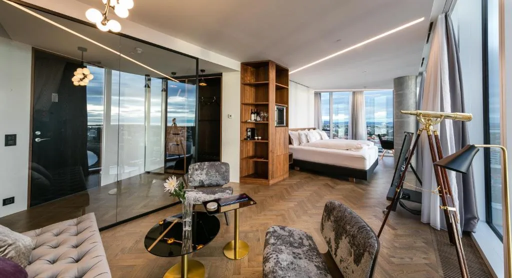 Tower Suites Reykjavík — 2