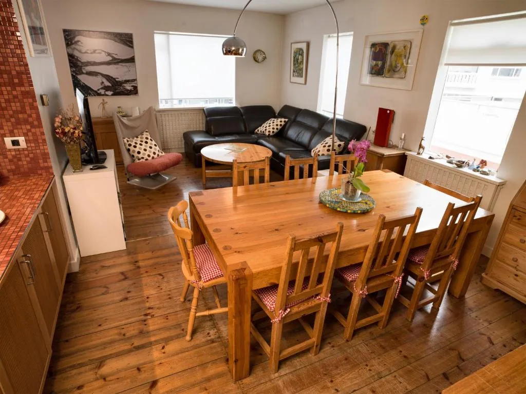 Town House close to Center — 4