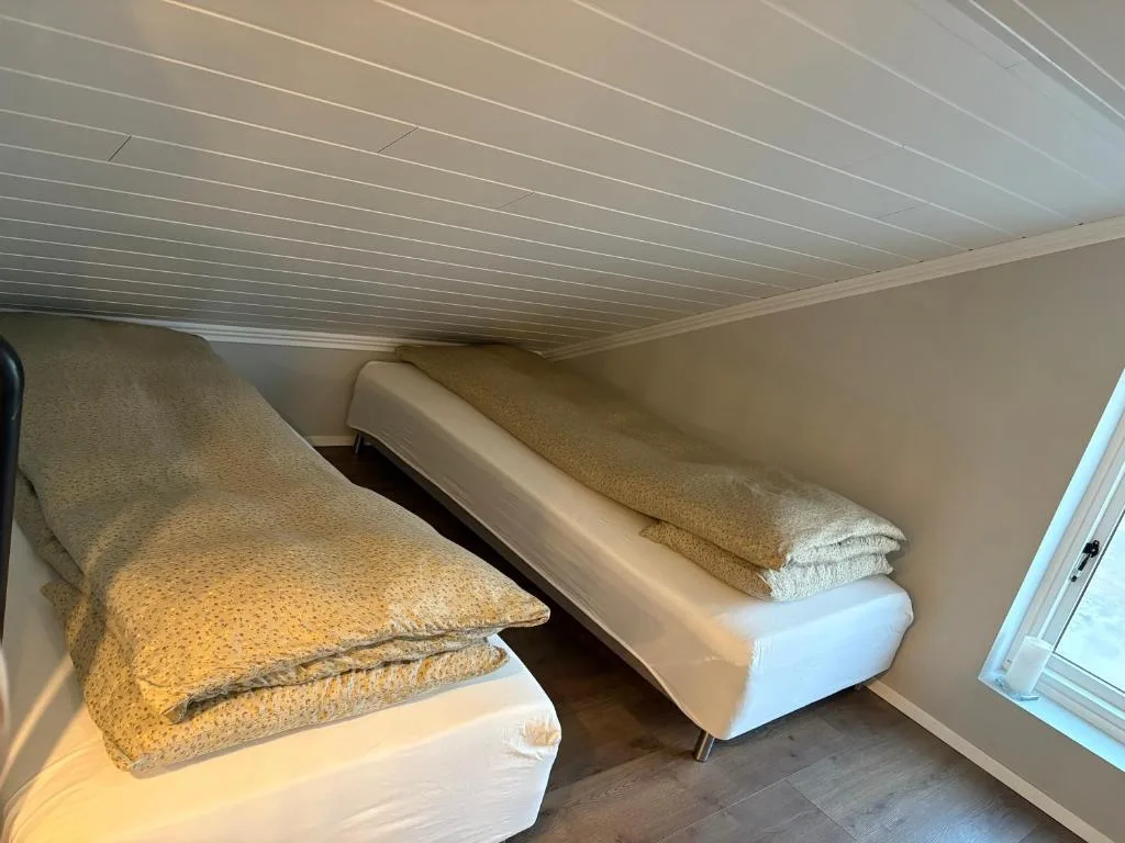 Brim Guesthouse, with ocean view — 2