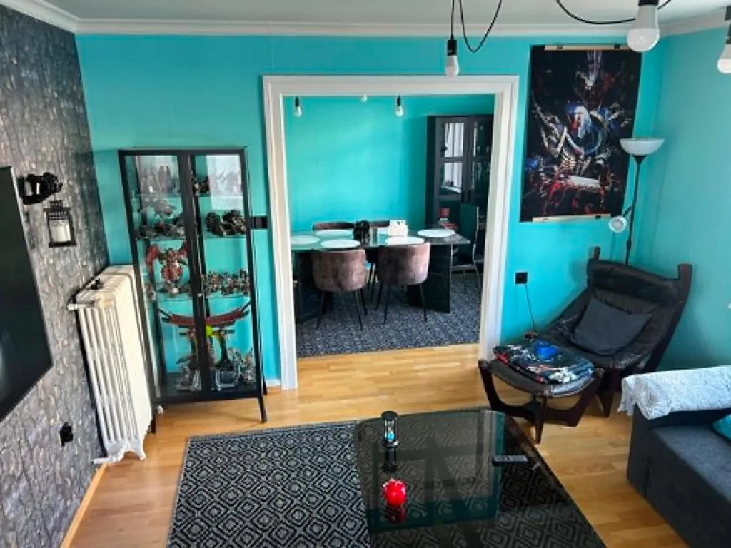 Chic Townhouse - Views Telescope Balcony BBQ — 5