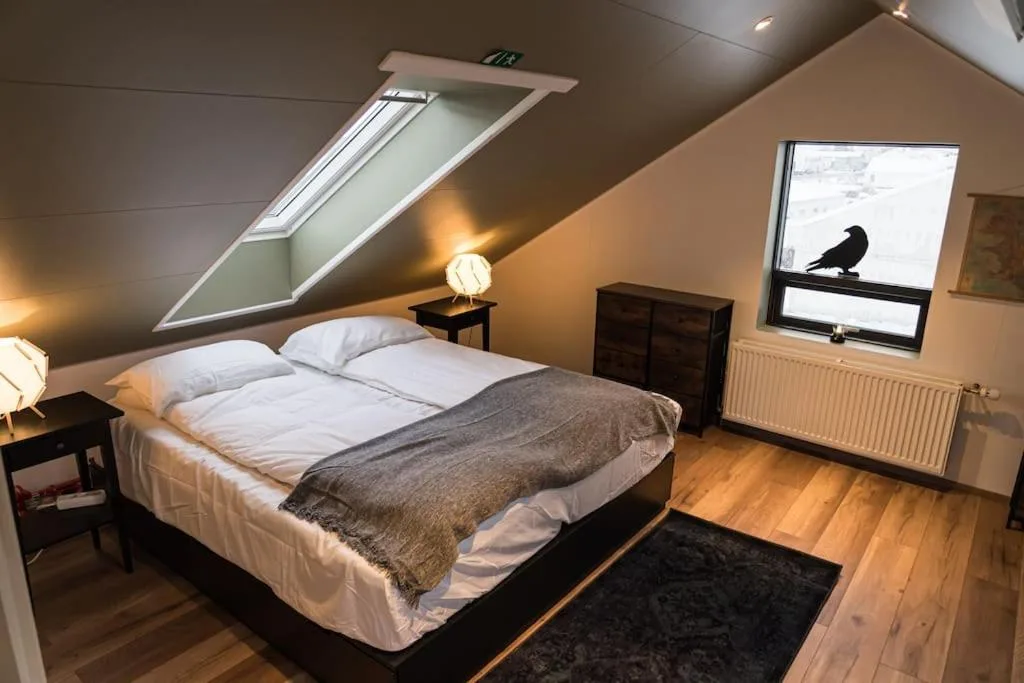 Scenic Penthouse - Ocean view & skylight windows — 2