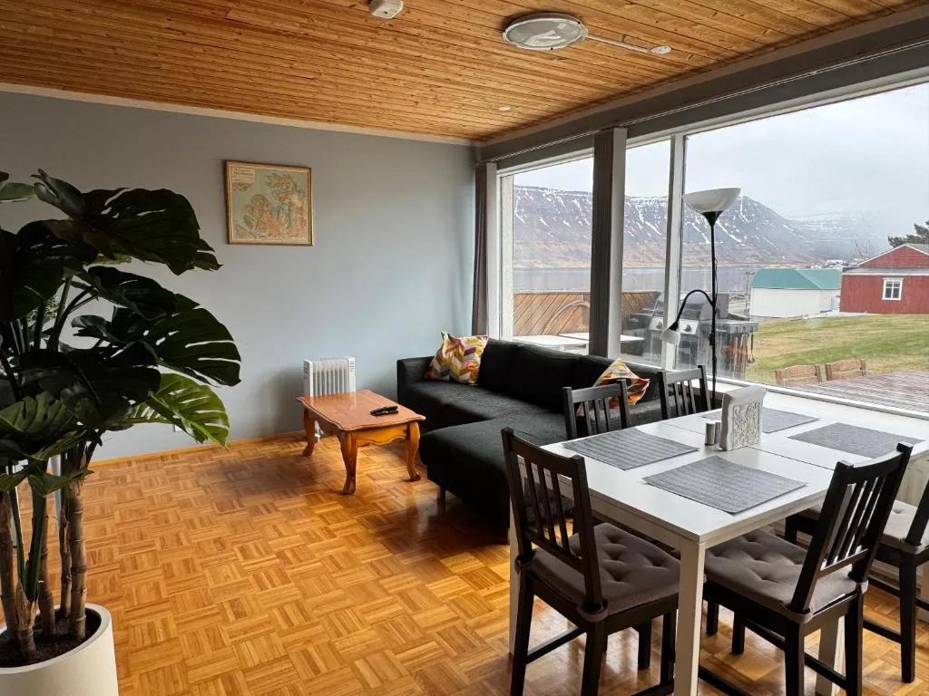 Fjord Guesthouse — 4