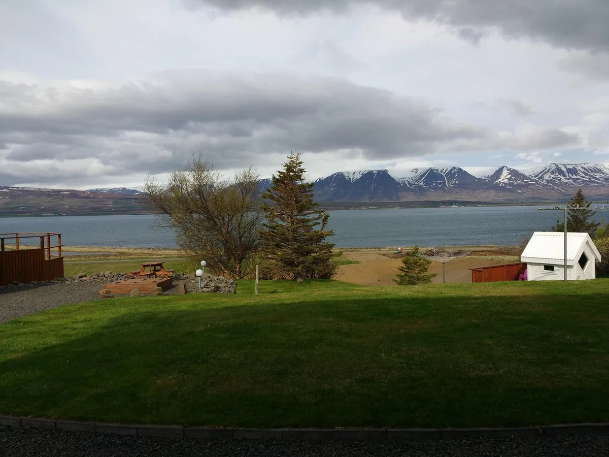 Gistiheimilið og parhúsaleigan Smáratúni 5 — 2