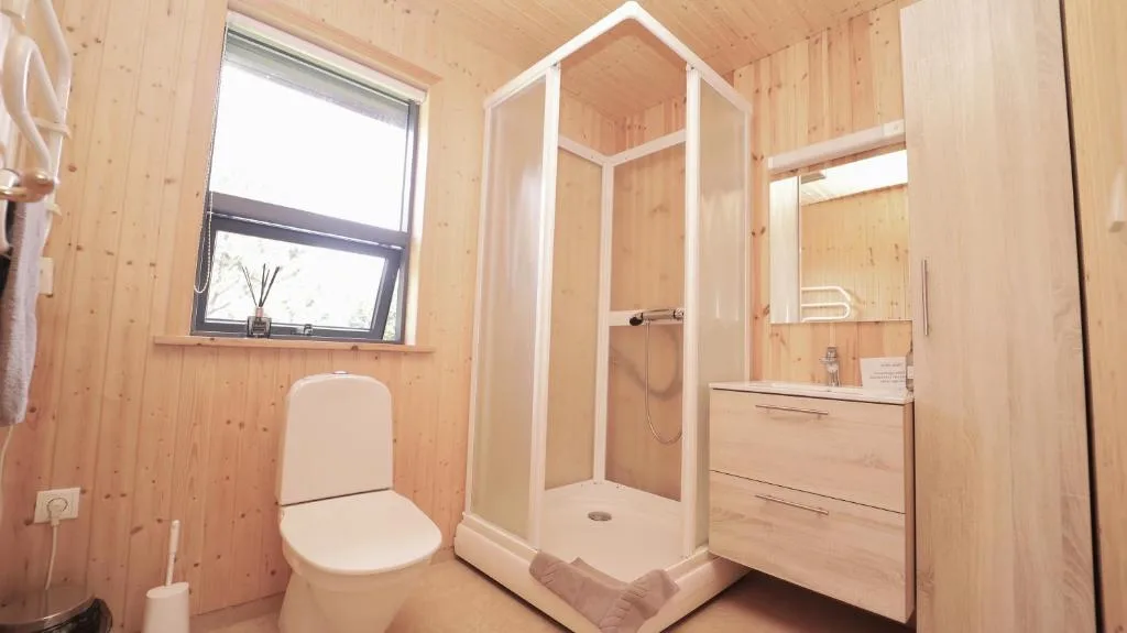 Dixon Cabin nr. 7 / Dixon sumarhús nr. 7 @Kirkjubraut — 3