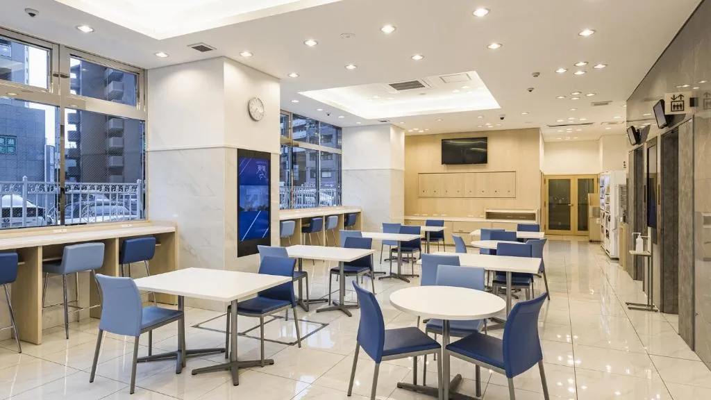 Toyoko Inn Kita-asaka-eki Nishi-guchi — 4