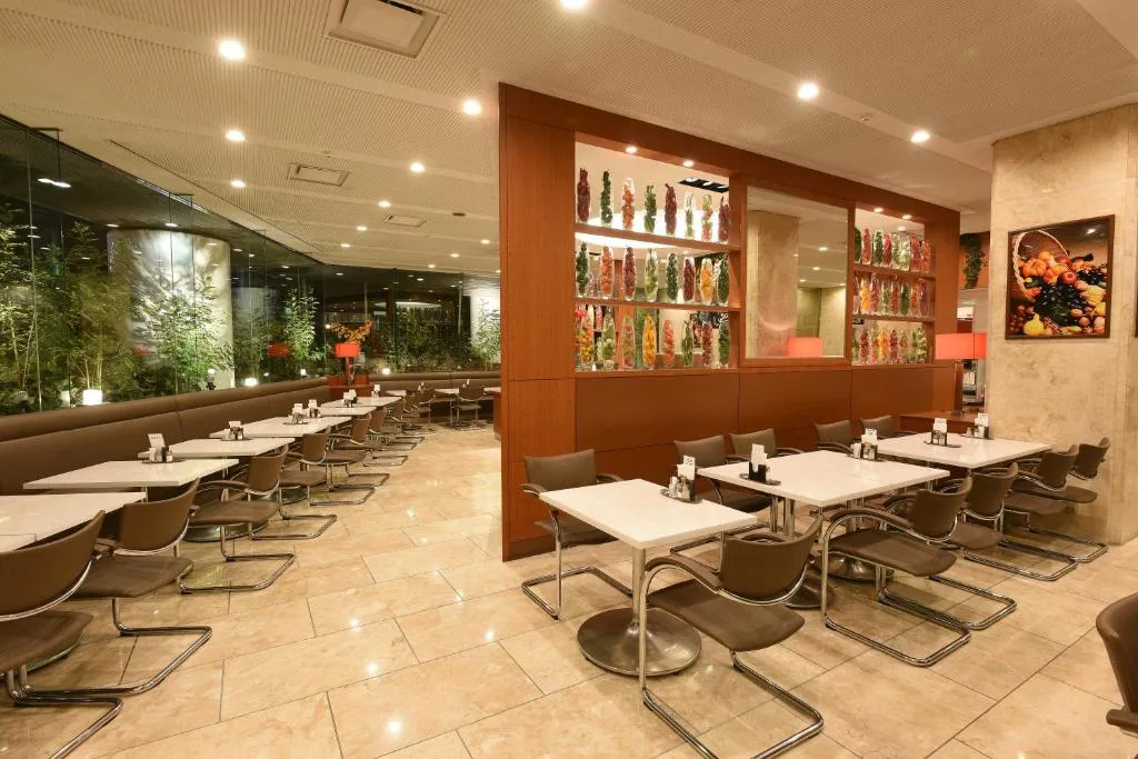 Fukuyama New Castle Hotel — 4