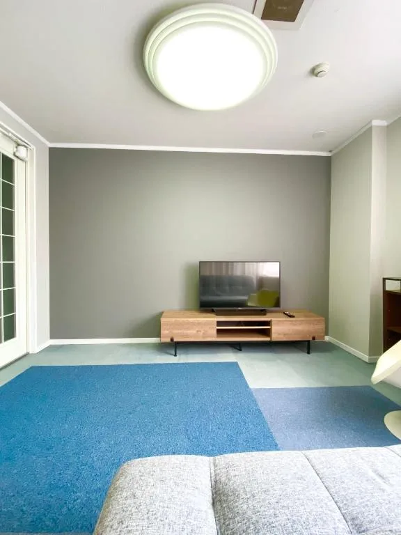 ROSE ROOM