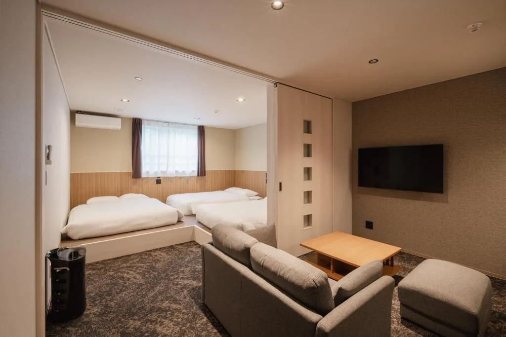 Hotel SHUTEC — 2