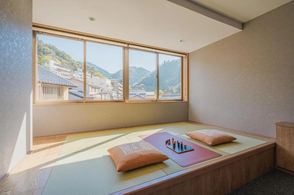 HOTEL ALGO — 5