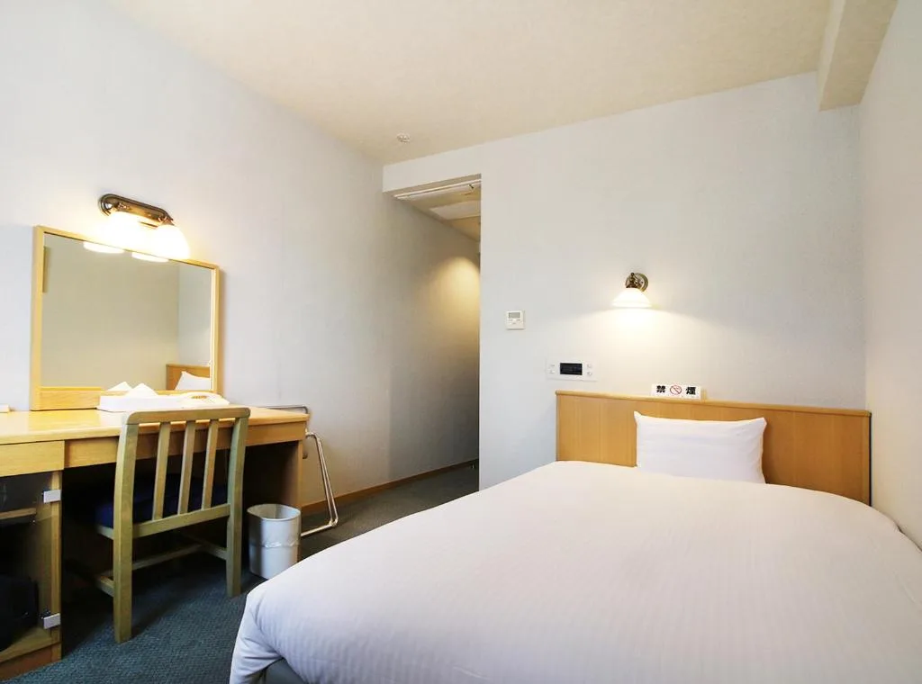 Island Hotel — 4