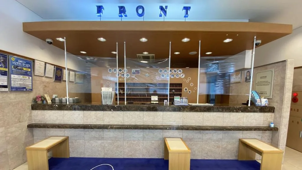 Toyoko Inn Okayama eki Nishi guchi Hiroba — 2