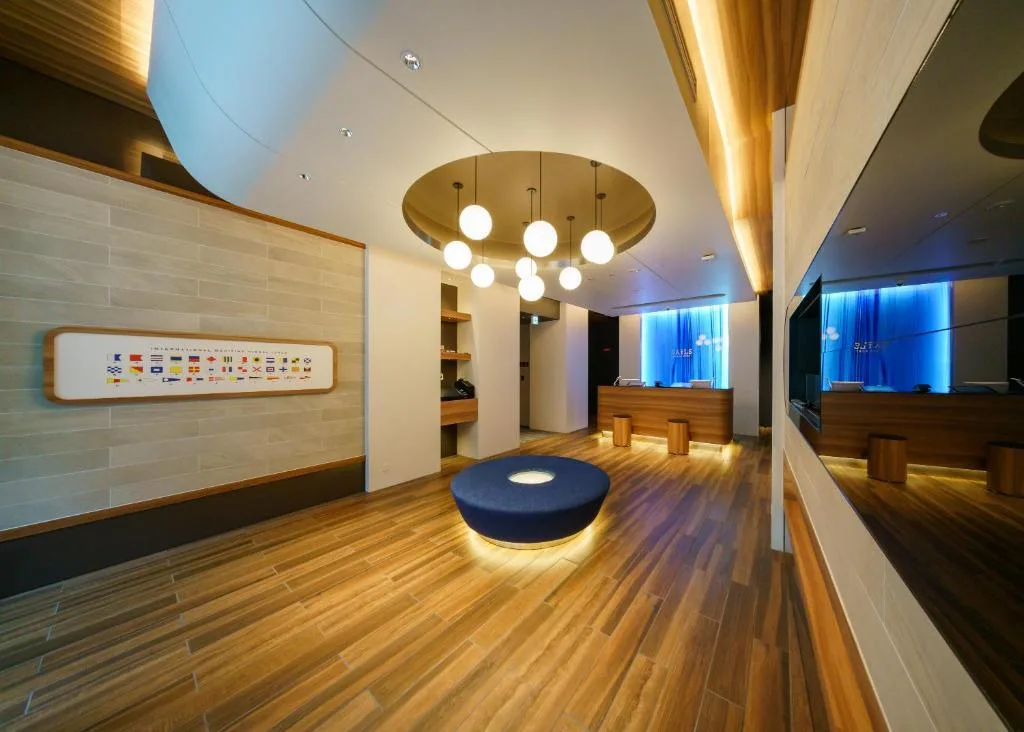 HOTEL SAILS — 4
