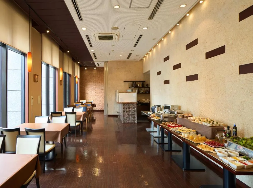 Hotel Sunplaza Osaka Sakai Annex — 4