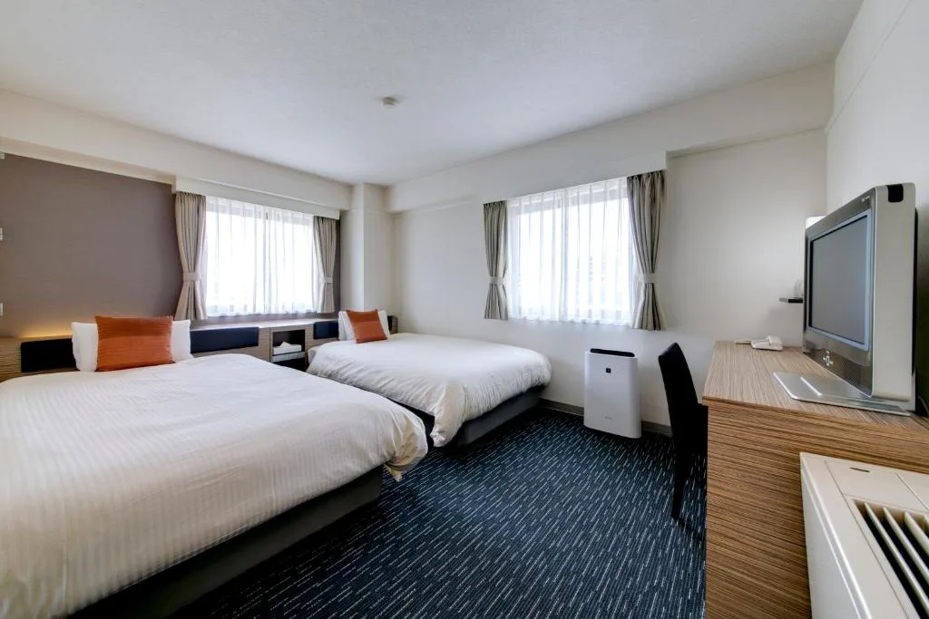 Plaza Hotel Toyota — 2