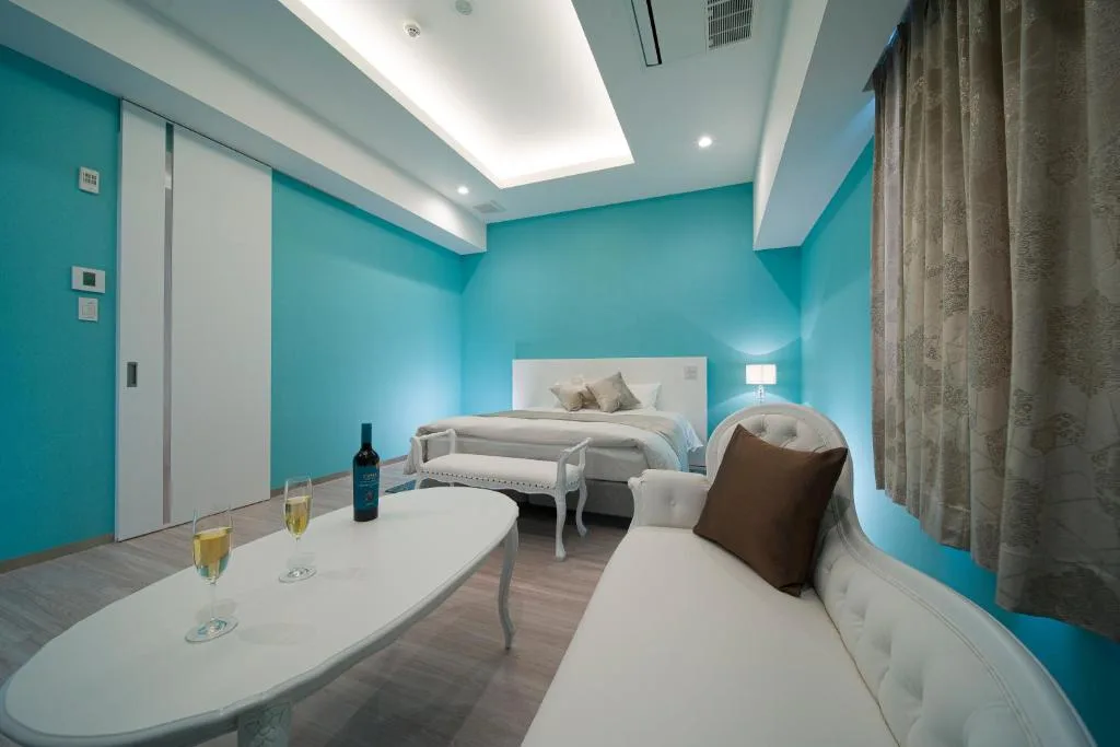 HOTEL LASCALA — 3