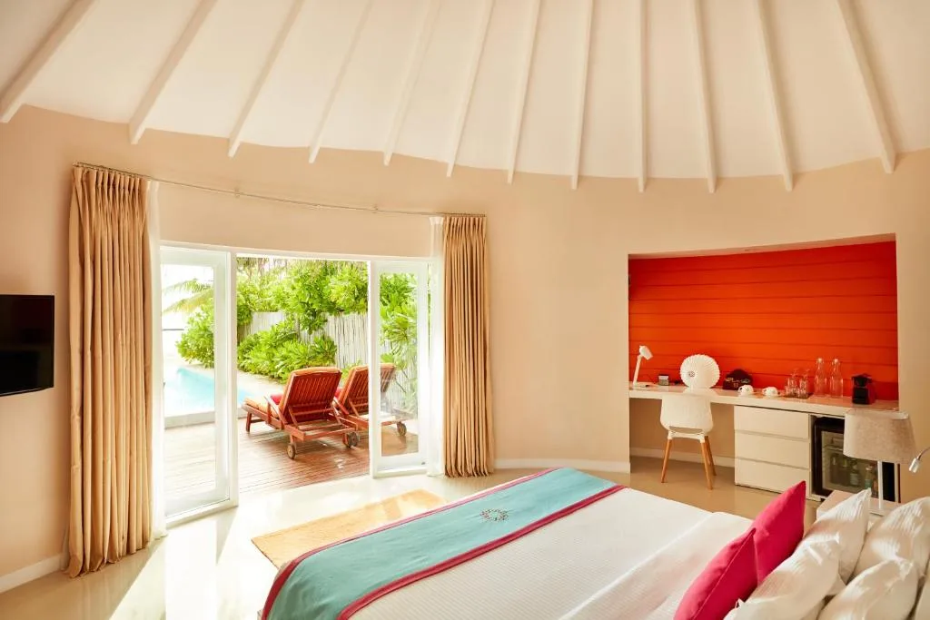 Sun Siyam Vilu Reef - 24 Hours All-Inclusive Dine-Around with Complimentary Return Trip — 2