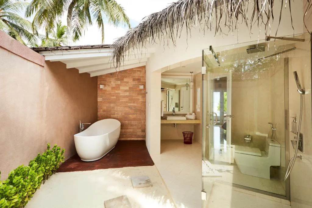 Sun Siyam Vilu Reef - 24 Hours All-Inclusive Dine-Around with Complimentary Return Trip — 3