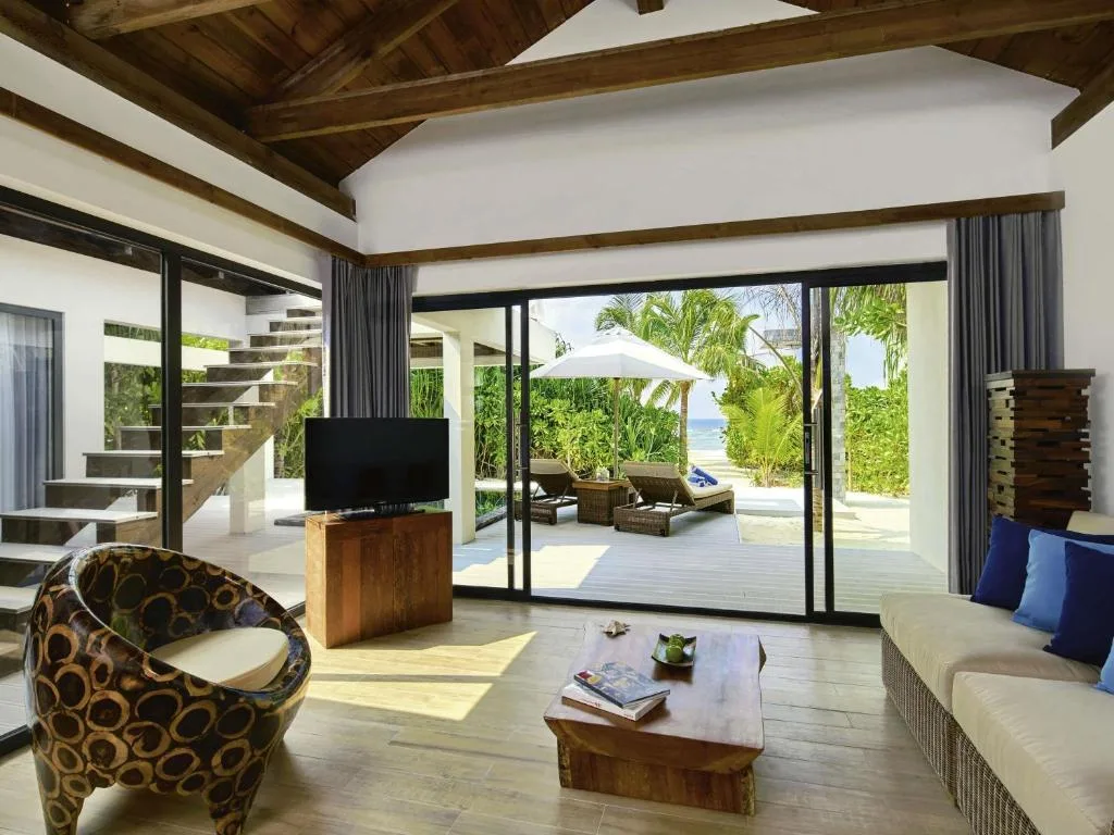 Kuredhivaru Resort and Spa - Maldives — 3