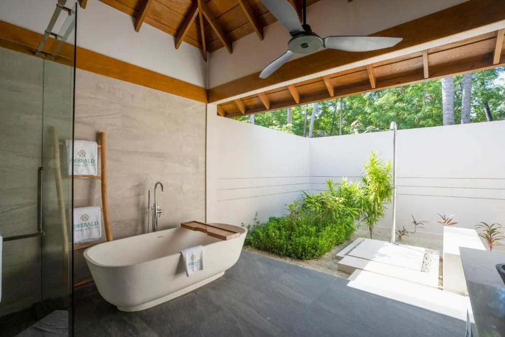 Emerald Faarufushi Resort & Spa - Deluxe All Inclusive — 3