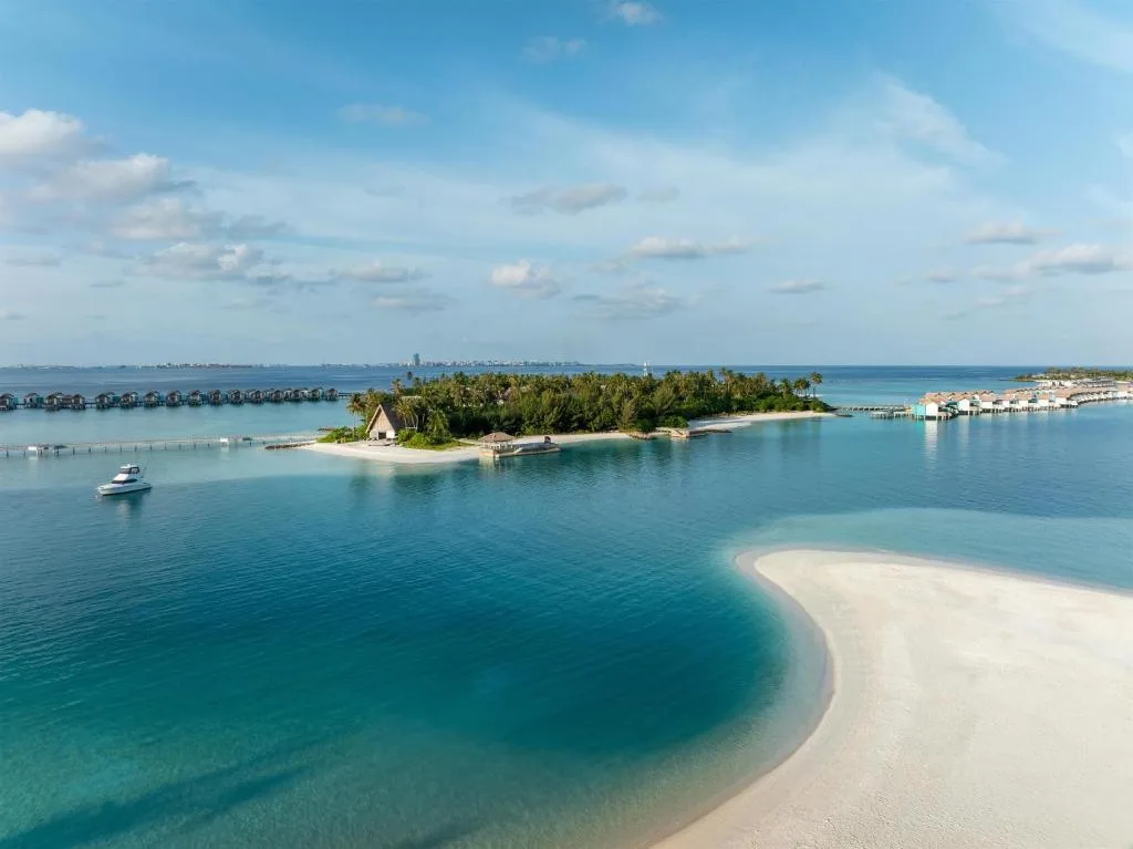 SAii Lagoon Maldives, Curio Collection By Hilton — 3