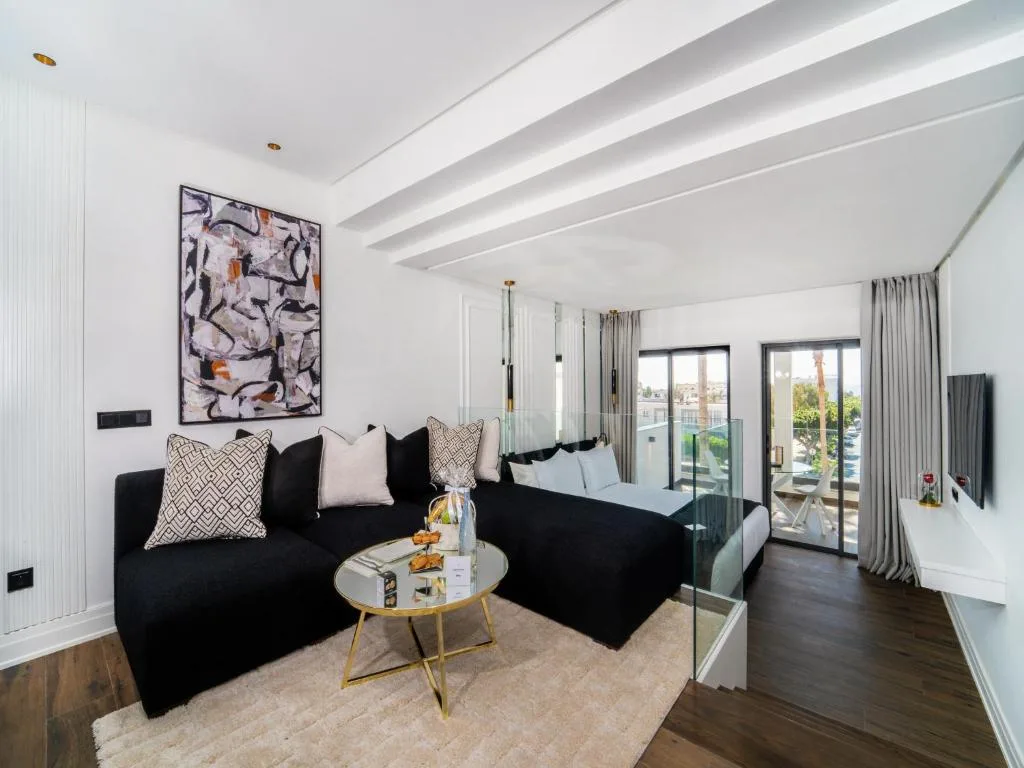 Petit Palace Suites Hotel — 5