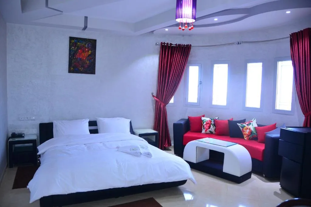 Hôtel Hadaik Ain Asserdoune