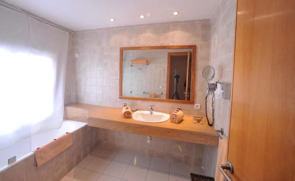 Casablanca Suites & Spa — 3