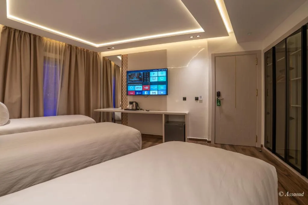 Hotel Esmeralda — 2