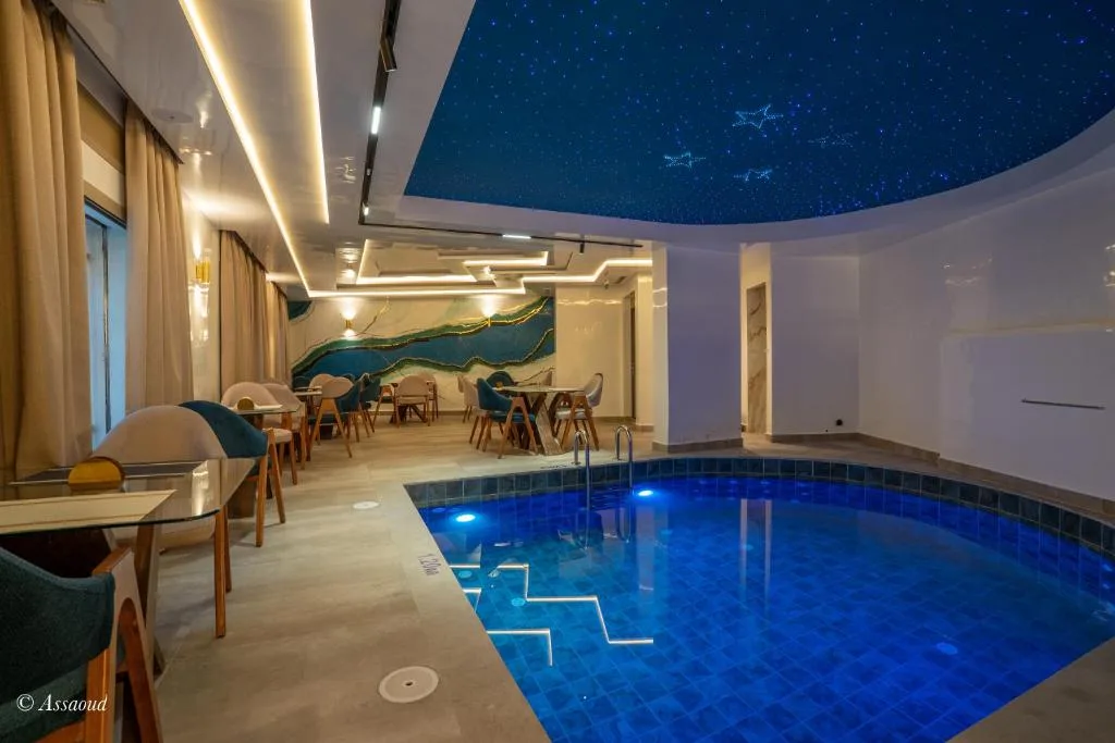 Hotel Esmeralda — 4