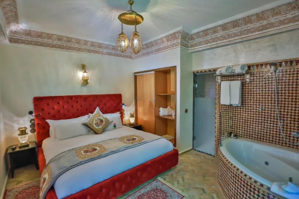 Palais Ommeyad Jacuzzi Suites & Spa — 3