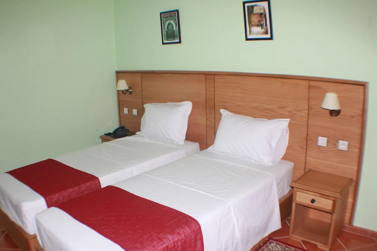 Sary's Hotel — 4